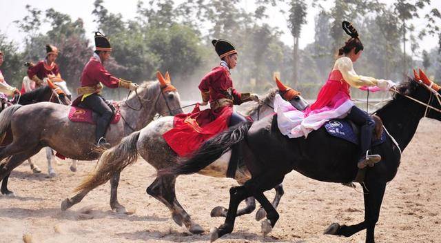 其发展历程, 身姿 其发展历程, 身姿