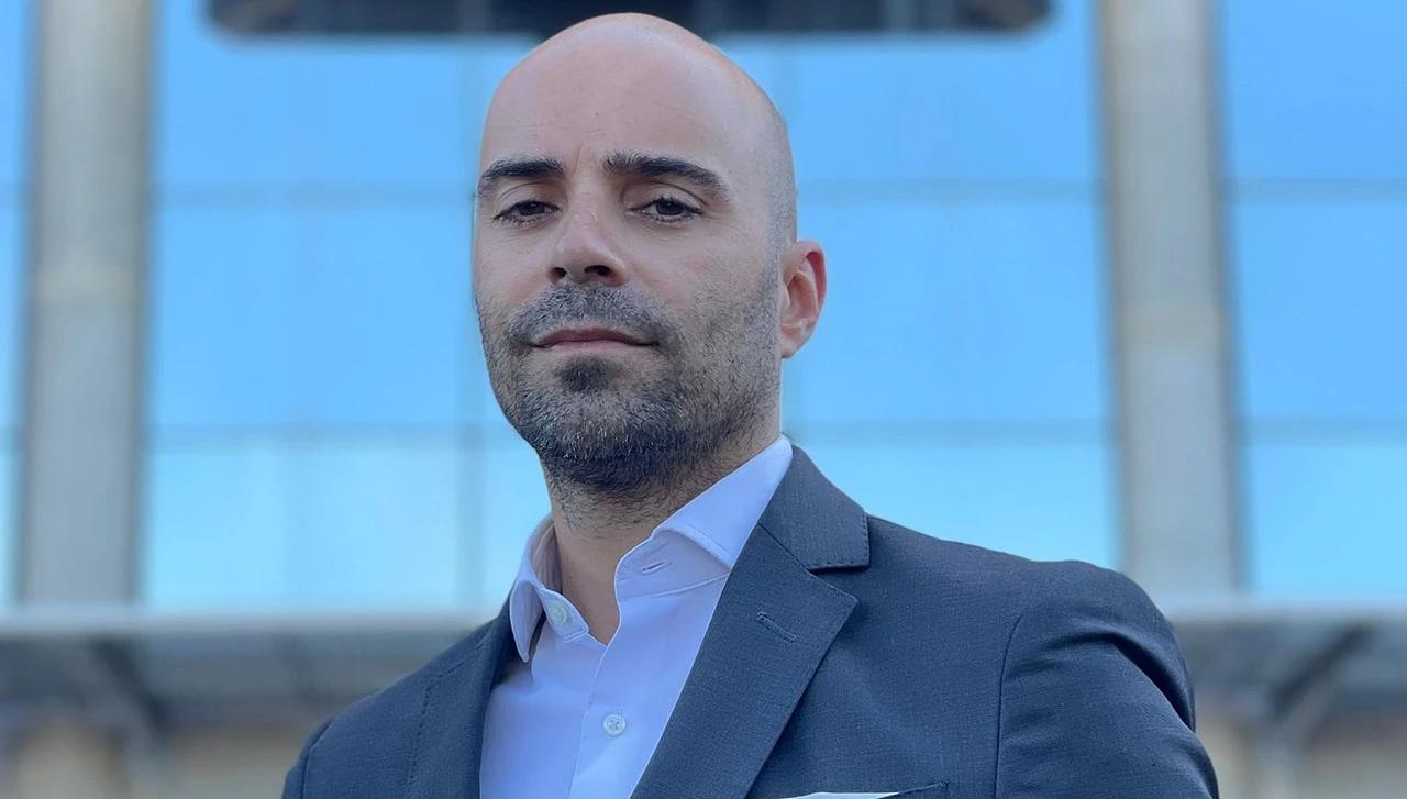 接受卢萨社 接受卢萨社